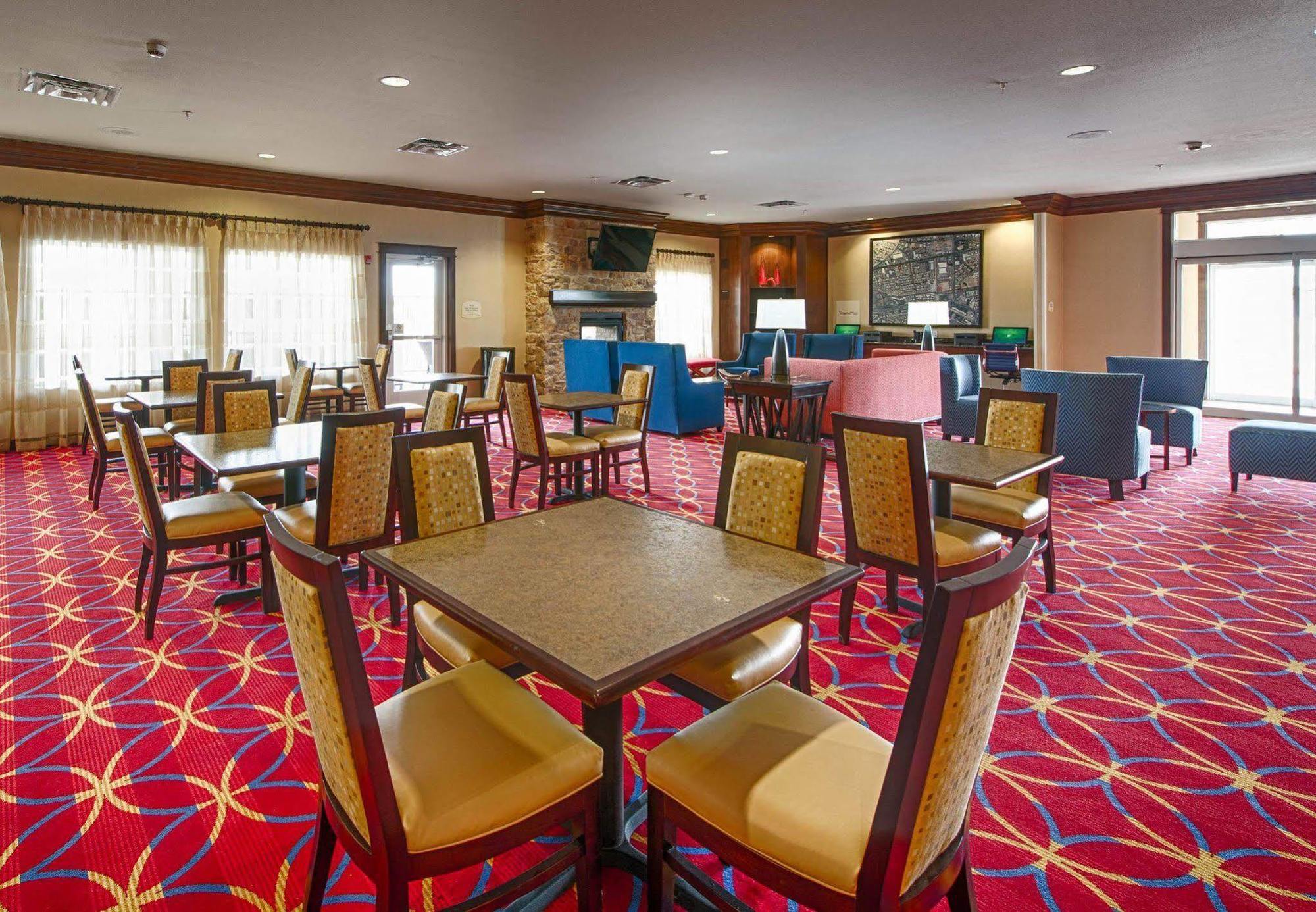 Towneplace By Marriott Airport Hotel