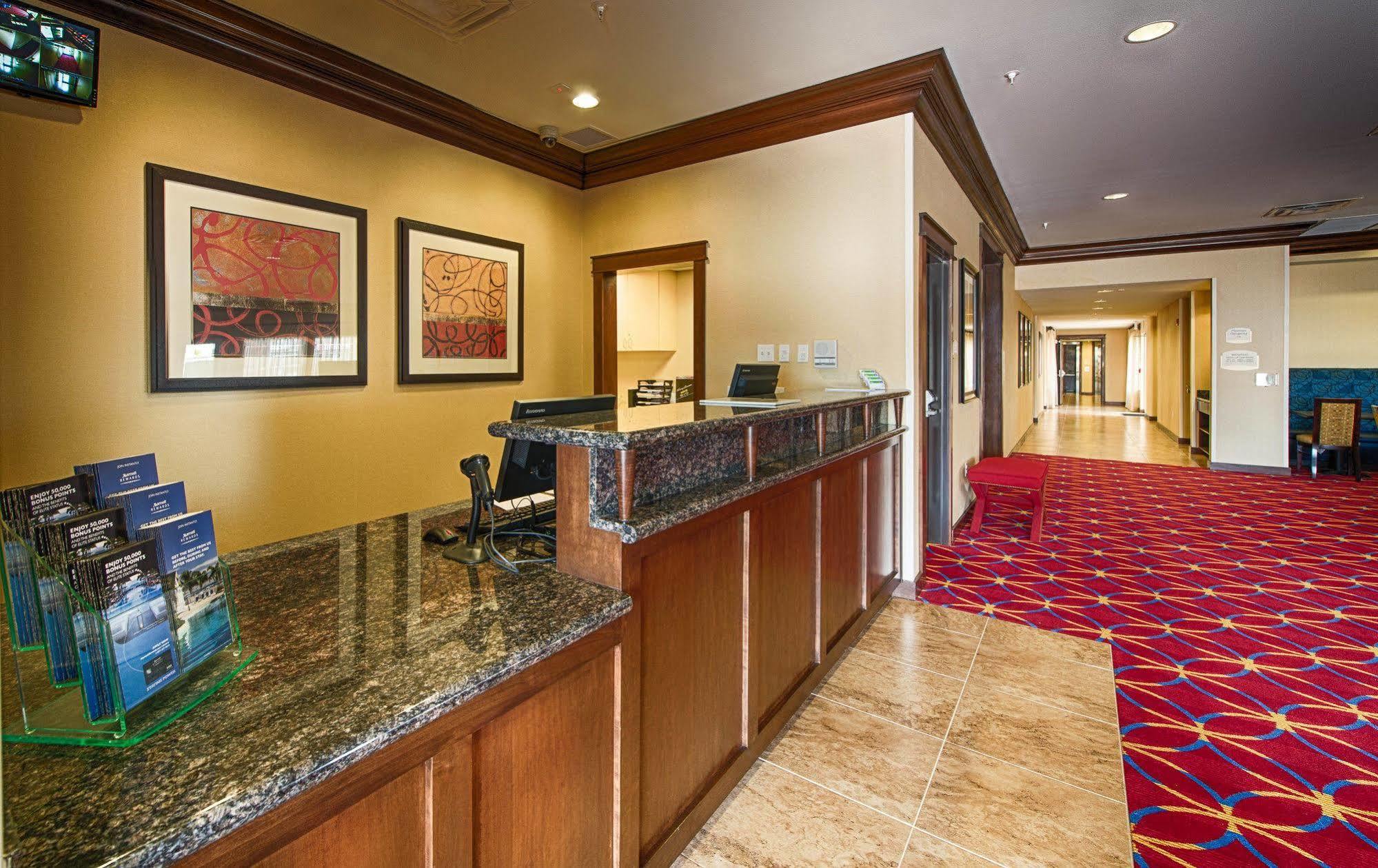 Hotel Towneplace By Marriott Airport 3*