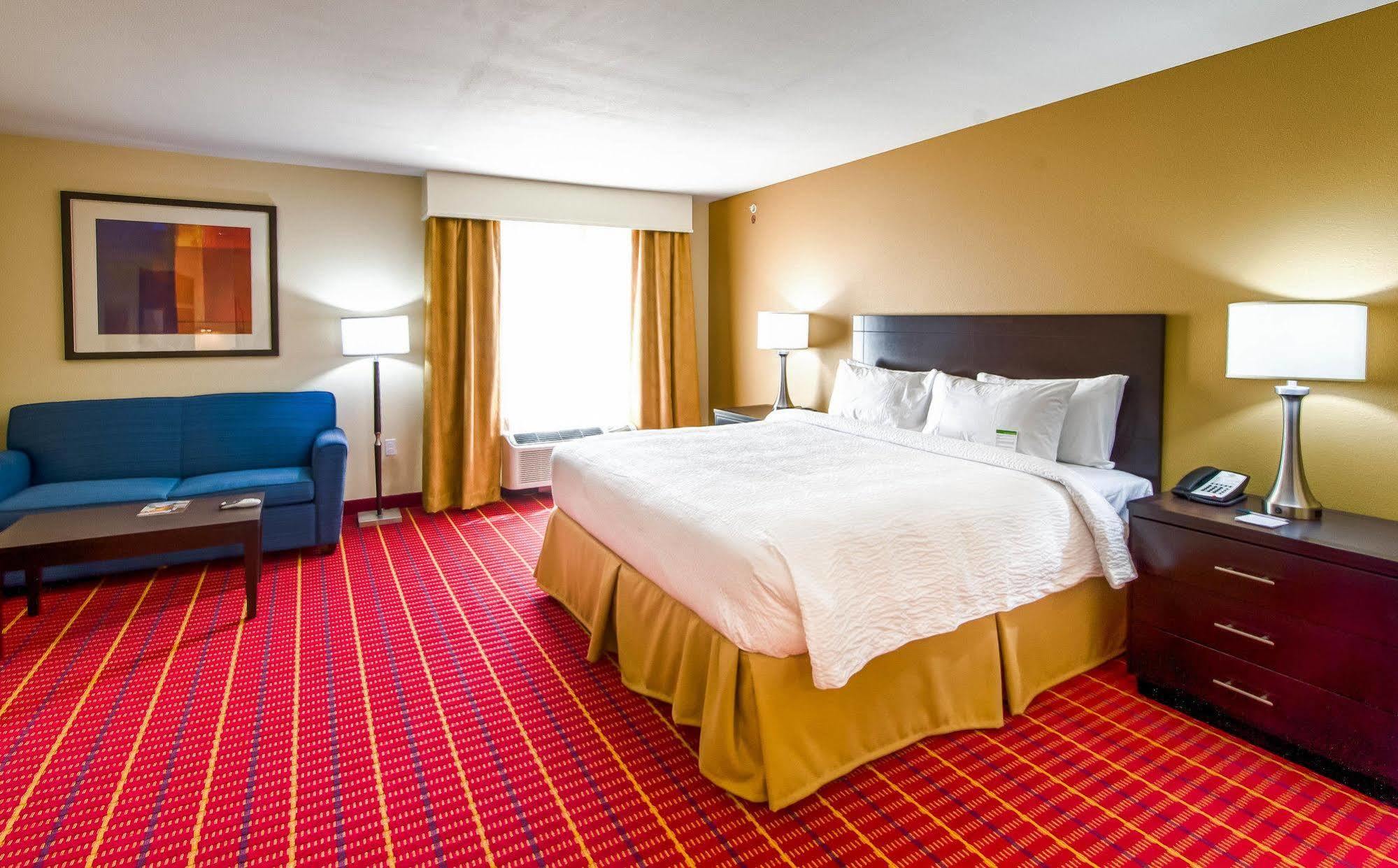 Towneplace By Marriott Airport 3*