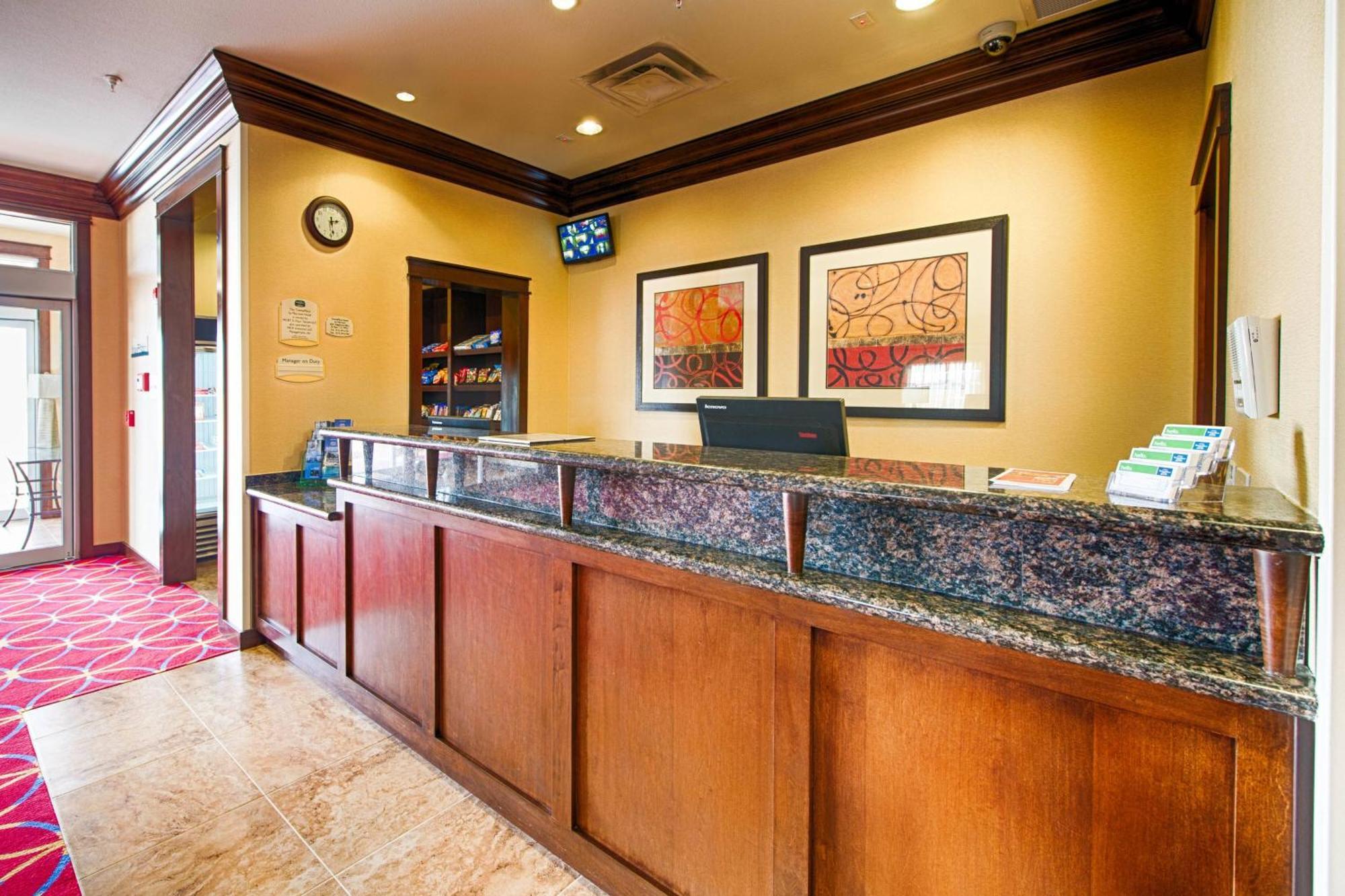 Towneplace By Marriott Airport 3*