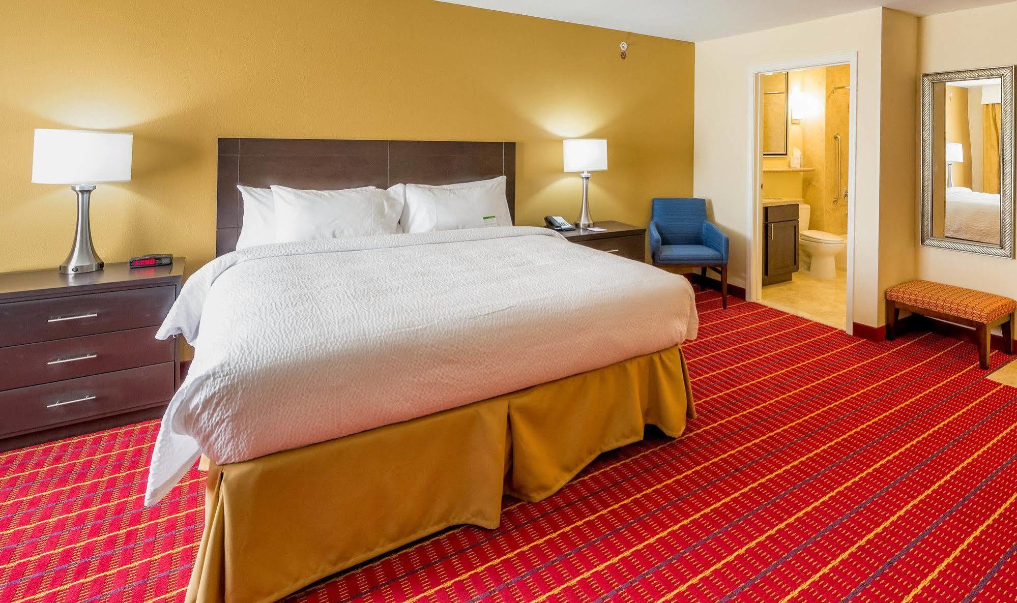 Hotel Towneplace By Marriott Airport 3*